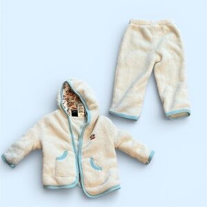 🙉PAUL FRANK: Baby unisex 12 months, fuzzy white zip-up & matching pants.